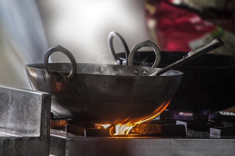 stainless-steel-pan-cooking-jpg