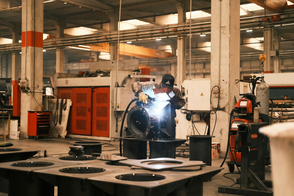 Stainless steel cookware manufacturing production - raw material traceability and quality verification