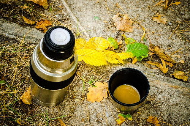 stainless steel thermos insulation test with thermometer - sample quality check 12 hour heat retention